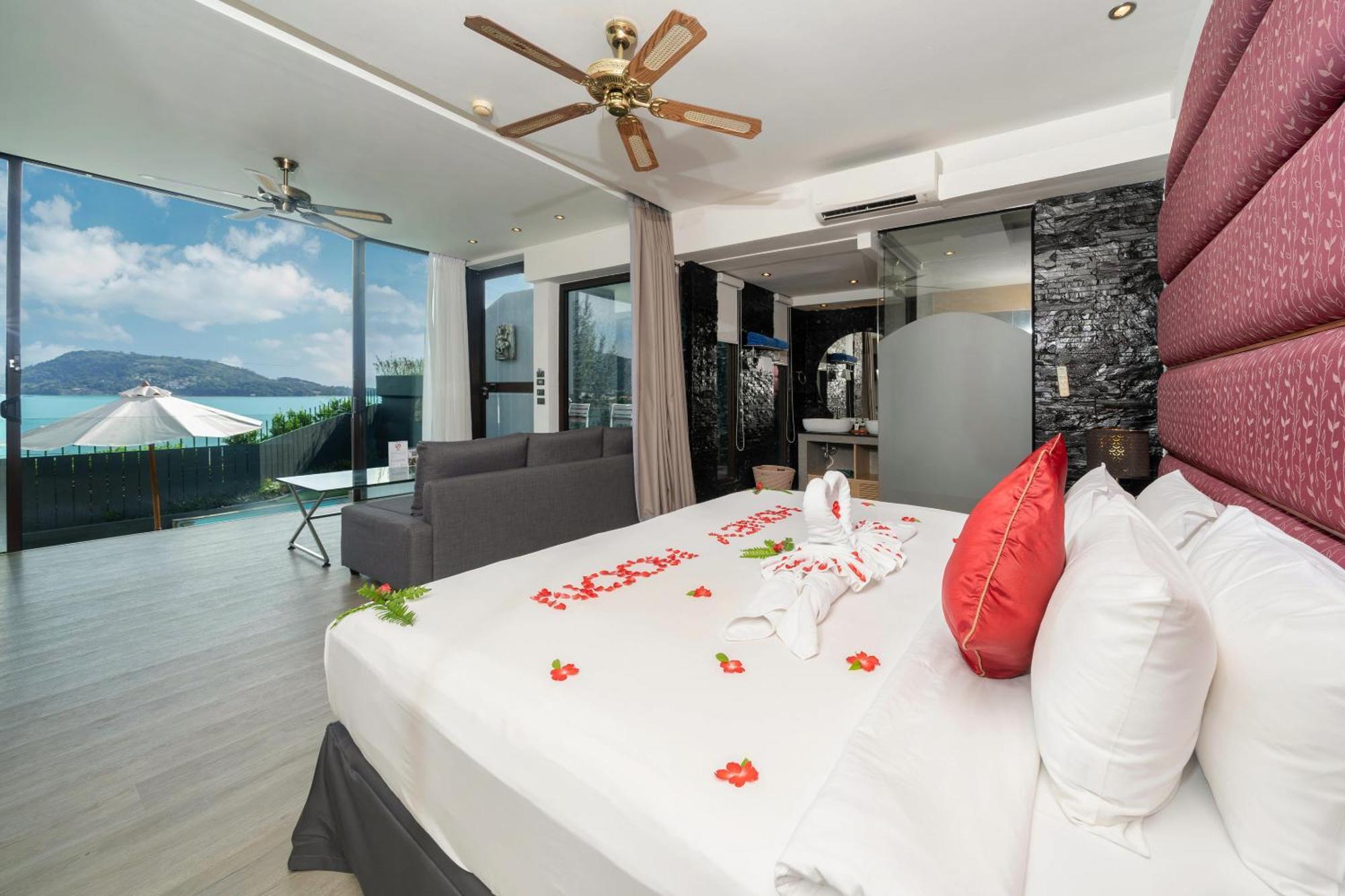 Indochine Resort&Villas - SHA Extra Plus Patong Exterior foto A bedroom at the resort